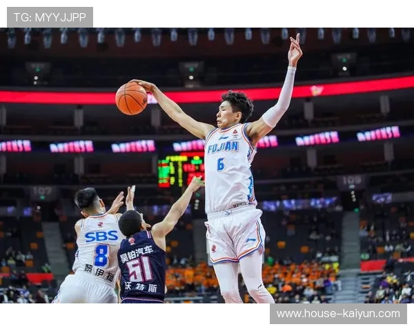 CBA联赛出台《从业人员道德规范》，加强赛场文明建设。